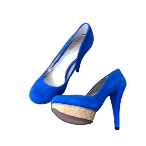 BCBGENERATION Blue Suede Platform Pump New - Picture 1 of 7